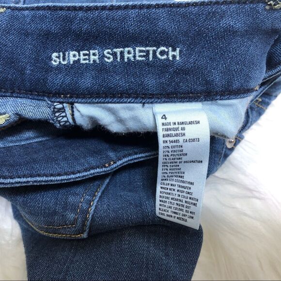 American Eagle Super Stretch Jean Shorts size 4 Raw Hem (1008) - Picture 10 of 10